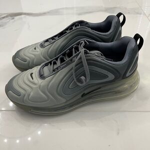 Nike Air Max 720 Carbon Gray